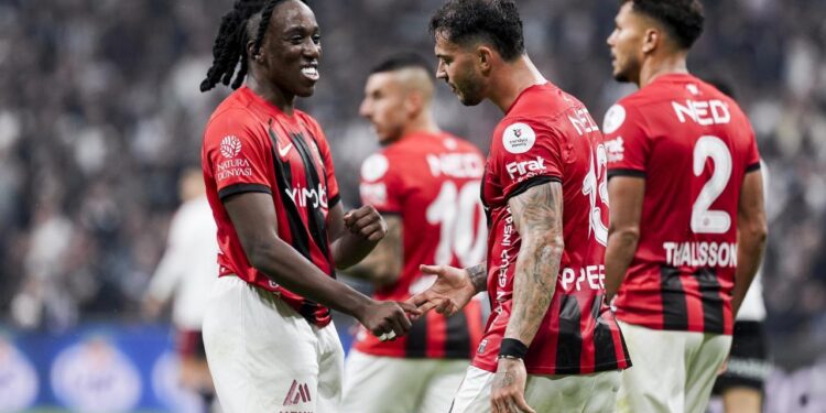 Süper Lig devini 2 dakikada yıkan takıma prim müjdesi!