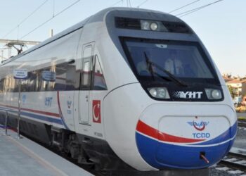 Süper Lig ekibi maça hızlı trenle gidecek! Yıldızlar halkla iç içe yolculuk yapacak