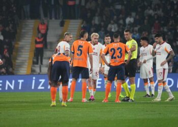 Süper Lig ekibi maçtan iki gün sonra hakeme isyan etti, MHK’ye istifa çağrısı yaptı