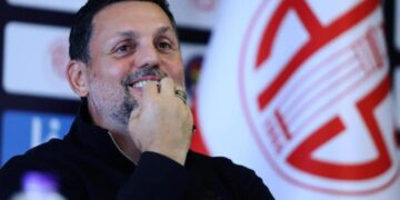 Süper Lig ekibinin yeni hocası eski şampiyonu gözüne kestirdi!