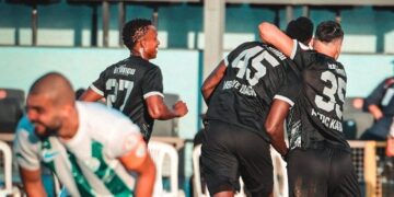 Süper Lig’in tarihine geçen forvet gol krallığına koşuyor!