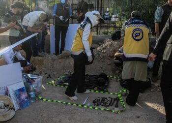 Suriye’nin Şam kırsalında toplu mezar bulundu