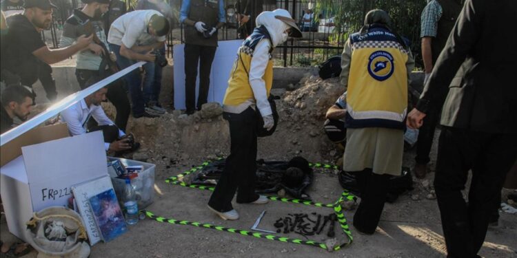 Suriye’nin Şam kırsalında toplu mezar bulundu