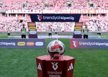 Taraftarlara müjde! Süper Lig maçının biletleri ücretsiz