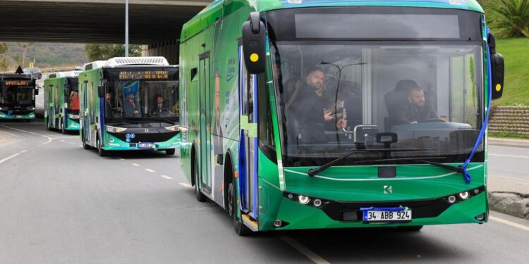 Toplu ulaşım sorununa Arnavutköy Belediyesi’nden yerli ve elektrikli çözüm
