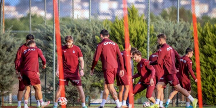 Trabzonspor, Çaykur Rizespor maçı hazırlıklarını sürdürdü