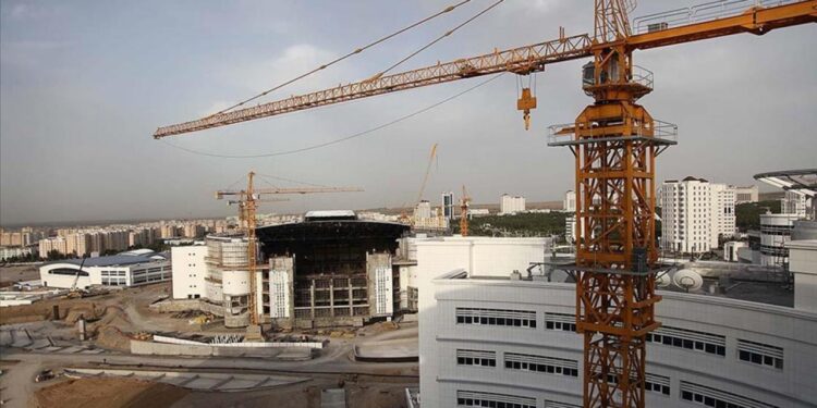 Türk inşaat sektörü yurt dışında 9 ayda 9,2 milyar dolarlık iş üstlendi