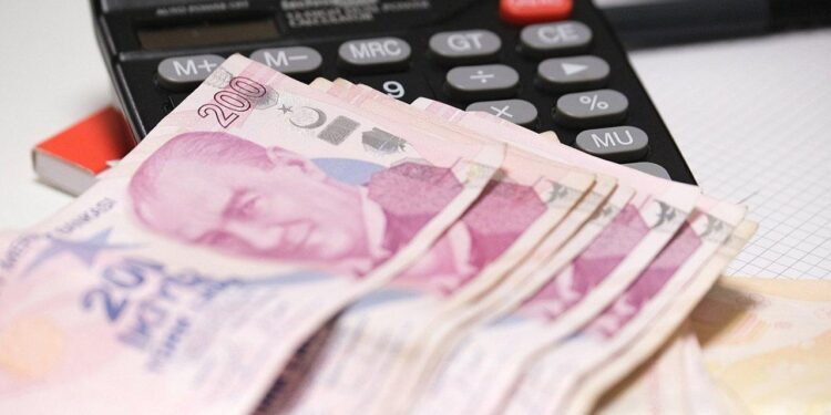 Türkiye Kamu-Sen’den memur ve emeklilere “ek zam” talebi