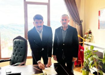 Türkiye’de bir ilk! İlçe kaymakamı futbolcu oldu: Amatör Lig ekibine imza attı