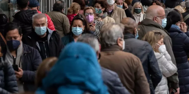 Avrupa Ülkesinde Vakalar Patladı, Maske Yeniden Şart