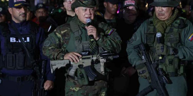 Venezuela’da askeri tatbikat: “ABD tehdidine kayıtsız değiliz”