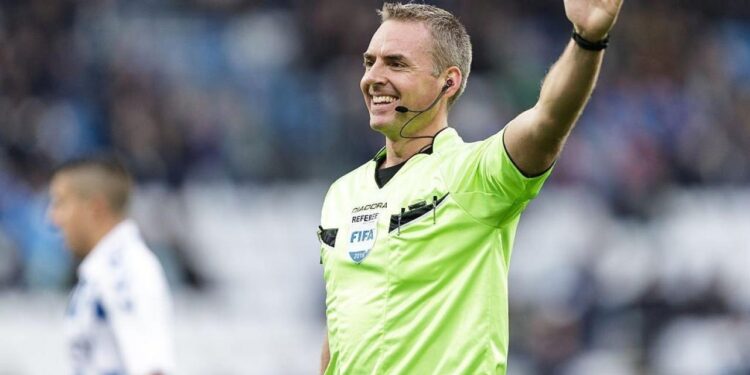 ‘Yanlı düdük’ Fenerbahçe-Stuttgart maçının hakemi belli oldu!