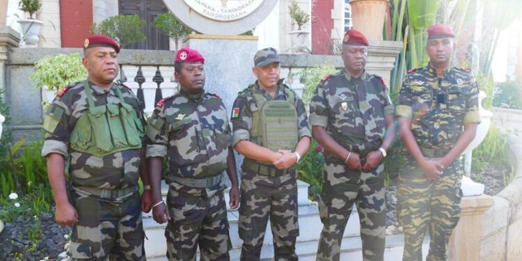 Yönetime el koyan Albay Randrianirina cumhurbaşkanı olarak yemin etti