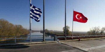 Yunanistan, Türkiye’ye sınırı olan kapılarını yeniliyor