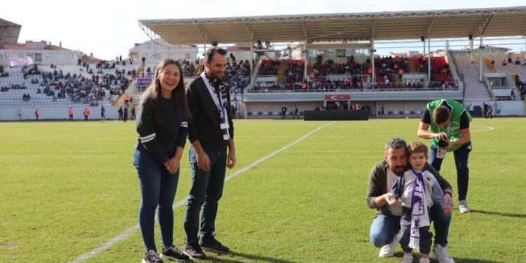 2. Lig ekibinden DMD hastası Uras için gönülleri fetheden davranış