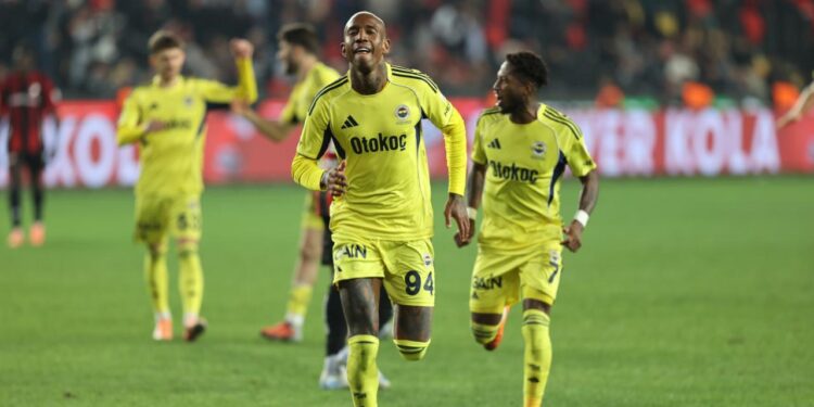 4-0’lık zaferin ardından Fenerbahçe’den Galatasaray’a gönderme