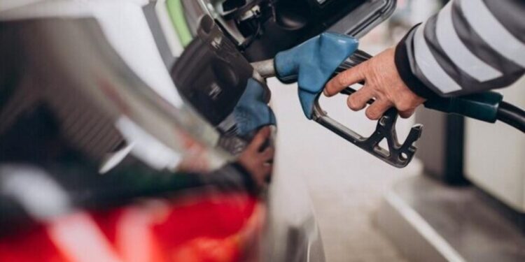 Akaryakıt soruşturmasında 3 tutuklama