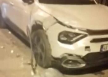 Alkollü sürücü 5 araca çarparak kaçtı