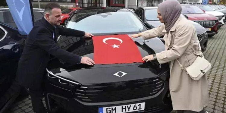 Almanya’da Togg gururu! ‘Mercedes’imi Togg’u alabilmek için geri verdim’