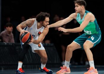 Anadolu Efes deplasmanda yıkıldı