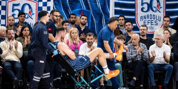 Anadolu Efesli basketbolcu Georgios Papagiannis ameliyat edildi