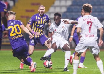 Antalyaspor deplasmandan 3 puanla döndü