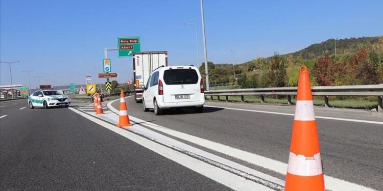 Ara tatilde yola çıkacaklara uyarı: Anadolu Otoyolu’nda 3 ayrı noktada çalışma!