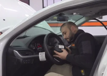 Aracını Satmak İsterken Cebinden Para Verdi