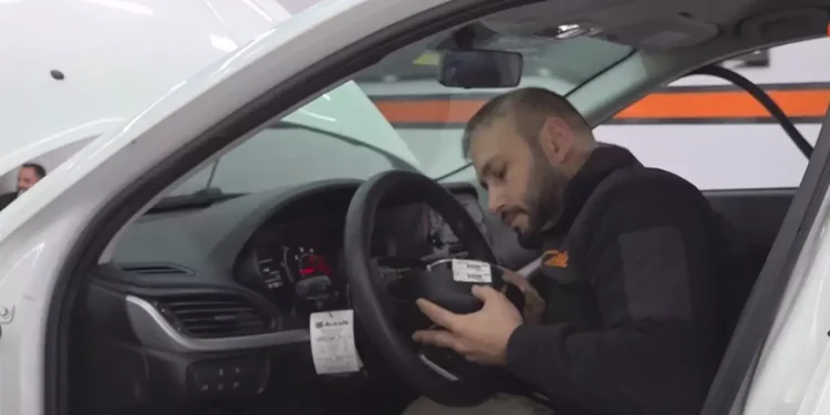 Aracını Satmak İsterken Cebinden Para Verdi