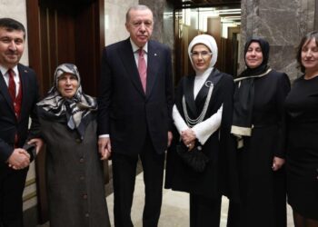 Atatürk’ün dayısının soyundan gelen Aldırma Ailesi, Erdoğan çiftiyle bir araya geldi