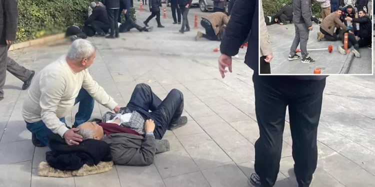 Baba ve 3 Oğlu Vuruldu: Acil Müdahale Yapılıyor