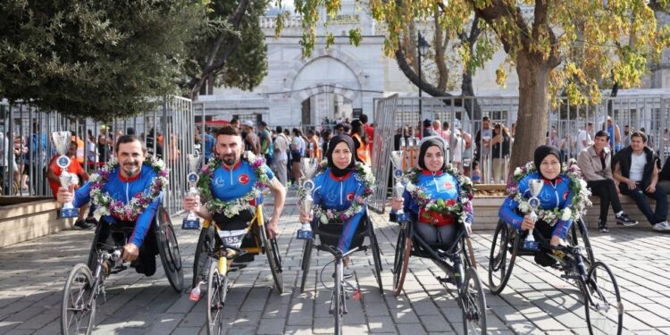Bağcılar Belediyesi 47’nci İstanbul Maratonu’na damga vurdu