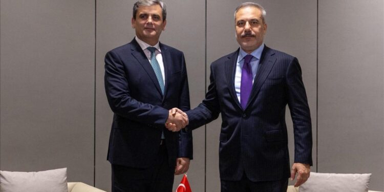 Bakan Fidan Karadağlı mevkidaşı İbrahimovic ile görüştü