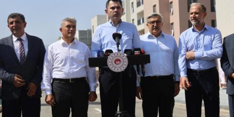 Bakan Kurum: Günde 550 konut yapıyoruz! Her 3 depremzededen 2’si evlerine kavuştu…
