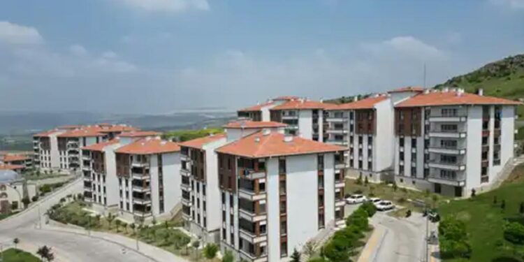 Bakan Kurum: TOKİ konutlarının sağlamlığının sırrını biliyor musunuz?