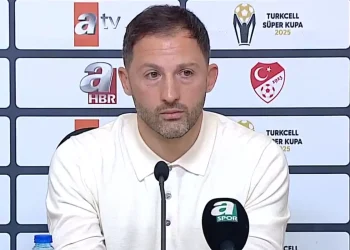 Basın Toplantısında Gerginlik! Tedesco Donup Kaldı