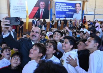 Başkan Uğur İbrahim Altay, öğrencilerle buluştu