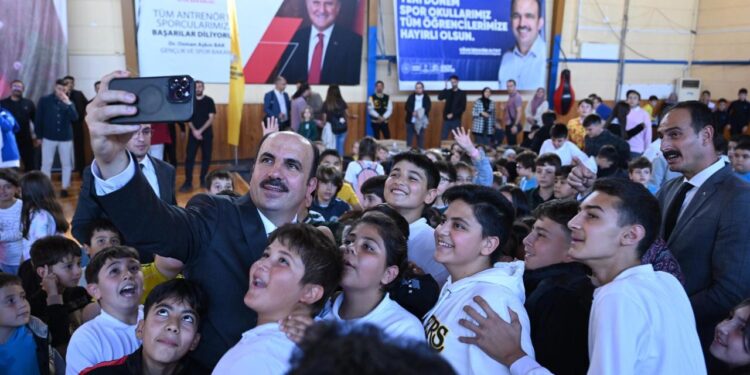 Başkan Uğur İbrahim Altay, öğrencilerle buluştu