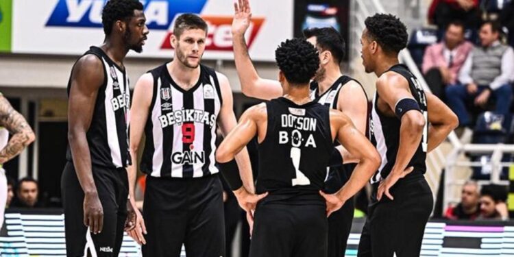 Beşiktaş basketbolda 44 yıl sonra ilki yaşadı