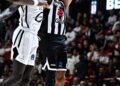 Beşiktaş, Fransız takımına 30 sayı fark attı