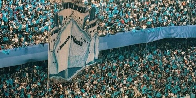 Beşiktaş taraftarından ‘Sumud Filosu’ koreografisi