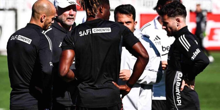 Beşiktaş’ta derbi öncesi Rafa Silva sevinci