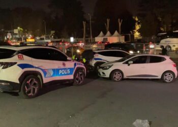 Beşiktaş’ta taraftarlar arasında silahlı kavga: 1 yaralı