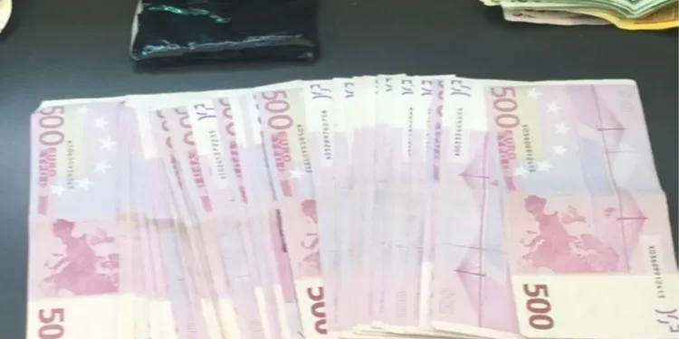 Uyanıklık pahalıya mal oldu: Binlerce euro ve altın bulundu