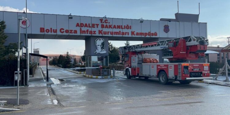 Cezaevinde dehşete düşüren olay: Ziyarete gelen 4 yaşındaki kızını öldüresiye dövdü!