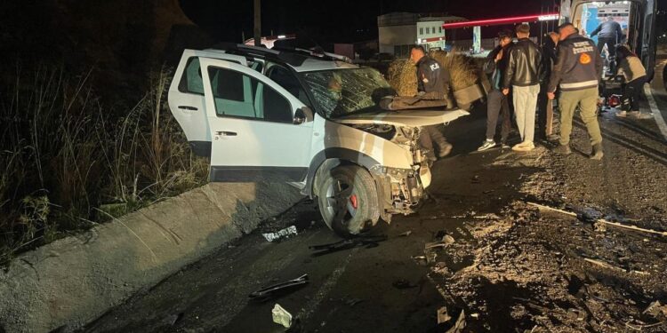 Cip ile otomobil çarpıştı: Karı koca öldü, yaralılar var!