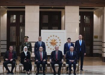 Cumhurbaşkanı Erdoğan’a 5 ülkenin büyükelçisinden güven mektubu