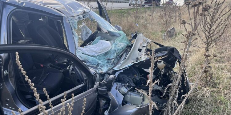 Faciadan dönüldü: Otomobil tıra arkadan çarptı! Yaralı var