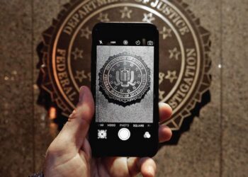 FBI’dan tüm dünyaya acil uyarı! Telefonlarınızdan bunları derhal silin…