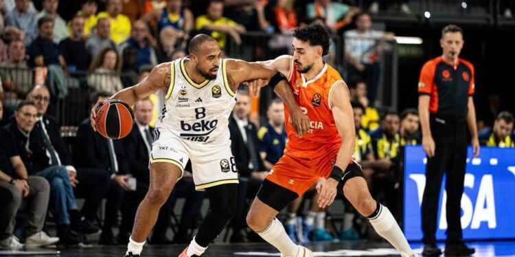 Fenerbahçe Beko, Valencia deplasmanında kayıp